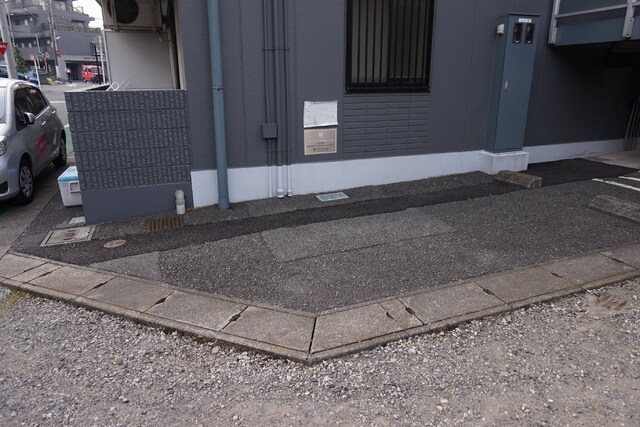 物件外観写真3　(★敷地内駐車場★（有料・要空き確認）)