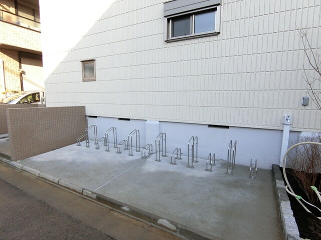 物件外観写真3　(駐輪場)