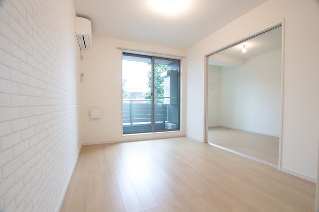 物件内観写真8　(照明は設備ではありません)