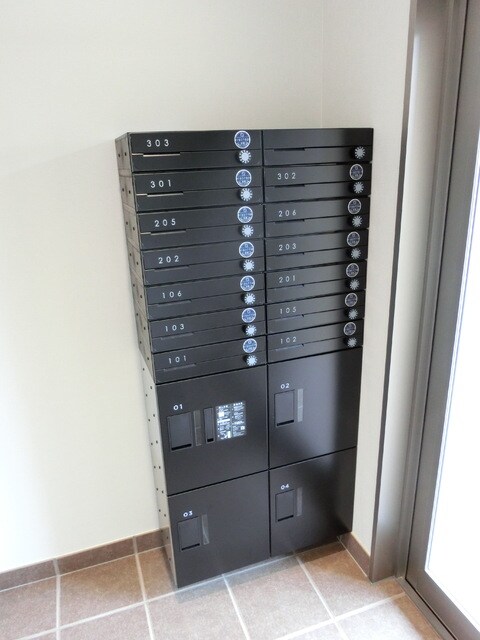 物件外観写真4　(宅配ボックス)