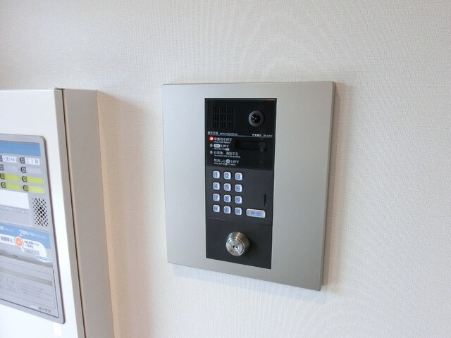 物件外観写真5　(オートロック)