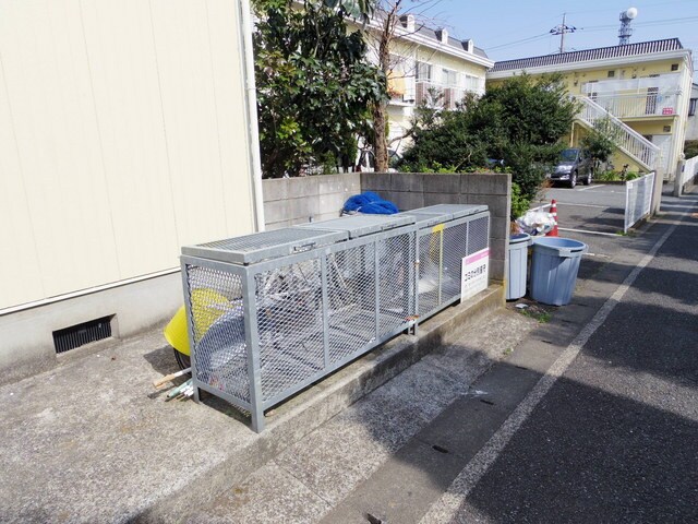 物件外観写真5　(ゴミ置き場)