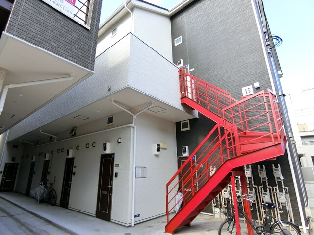 物件外観写真3　(エントランス)