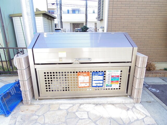 物件外観写真5　(ゴミ置き場)