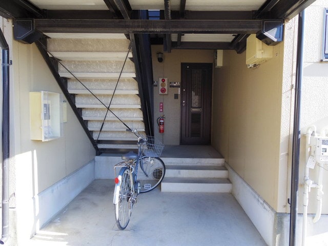 物件外観写真5　(建物入口)