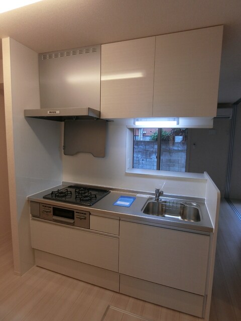 物件内観写真11　(3口システムキッチン♪)