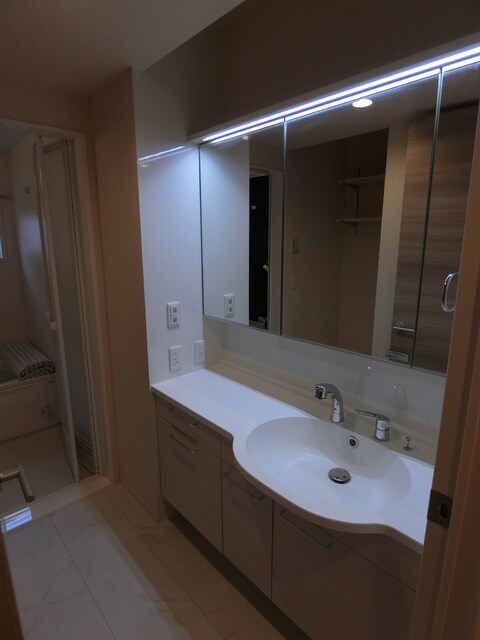 物件内観写真16　(洗髪洗面化粧台♪)