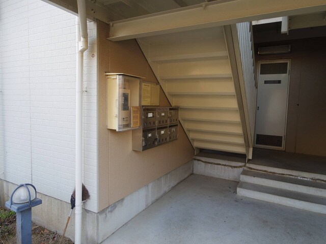 物件外観写真7　(建物入り口)