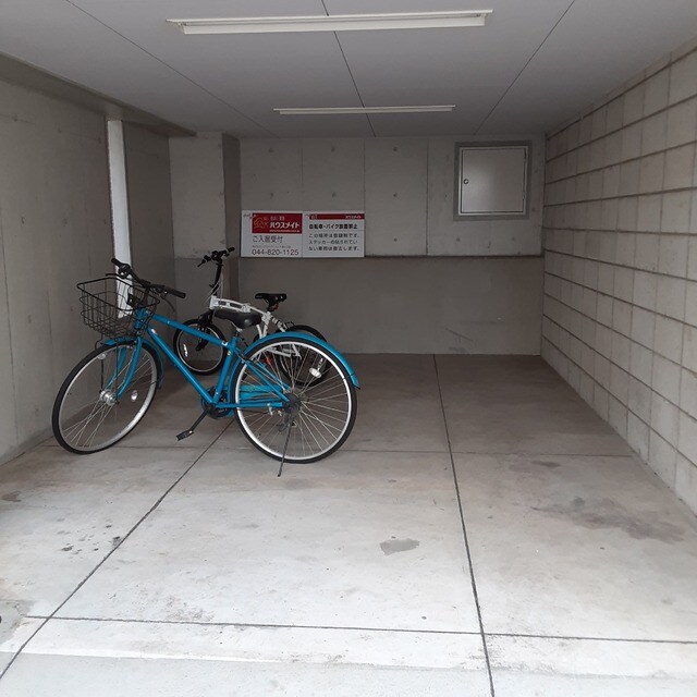 物件外観写真7　(駐輪場)