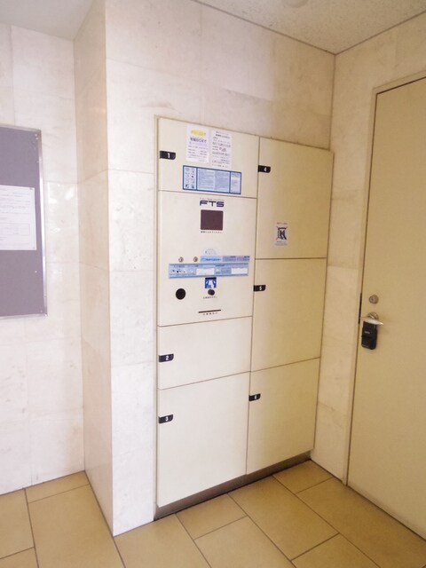 物件外観写真5　(宅配ＢＯＸ)