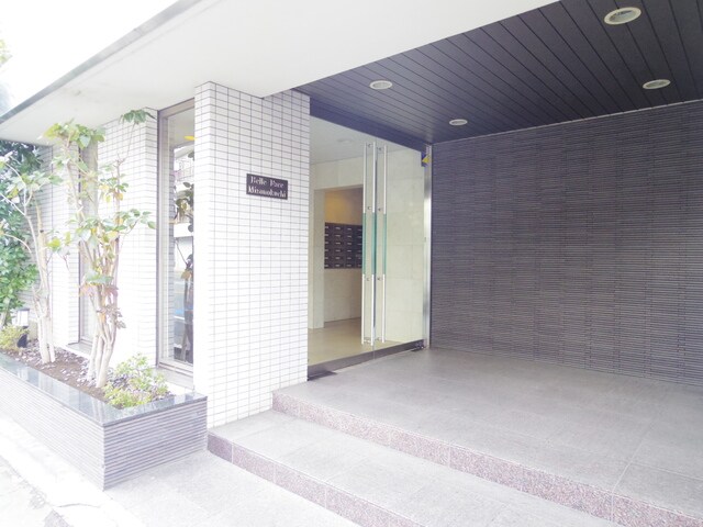 物件外観写真6　(建物入口)