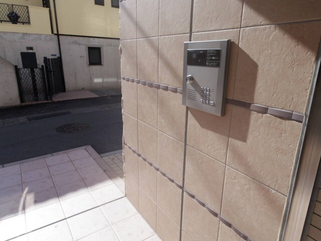 物件外観写真5　(オートロック)