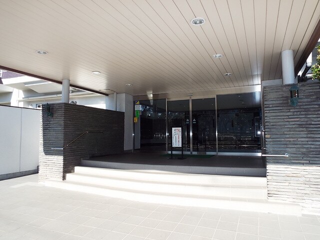 物件外観写真4　(エントランス)