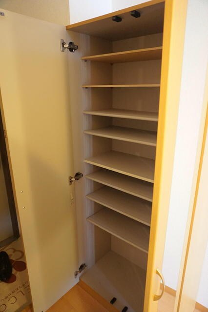 物件内観写真13　(大きなシューズＢＯＸございます♪)