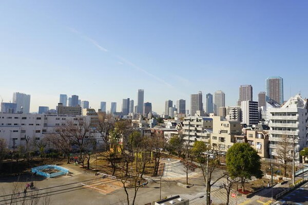 景色(臨海部の高層ビル群を望むことができます☆)