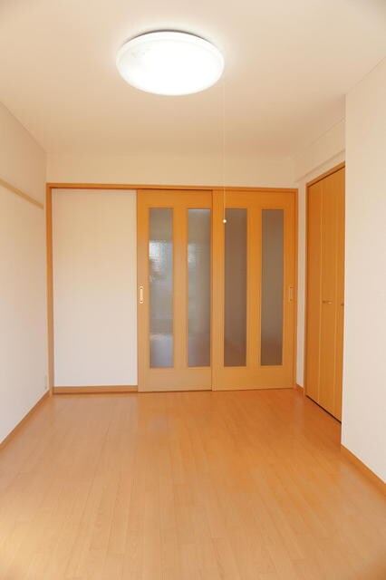 物件内観写真18　(5.5帖の洋室☆)