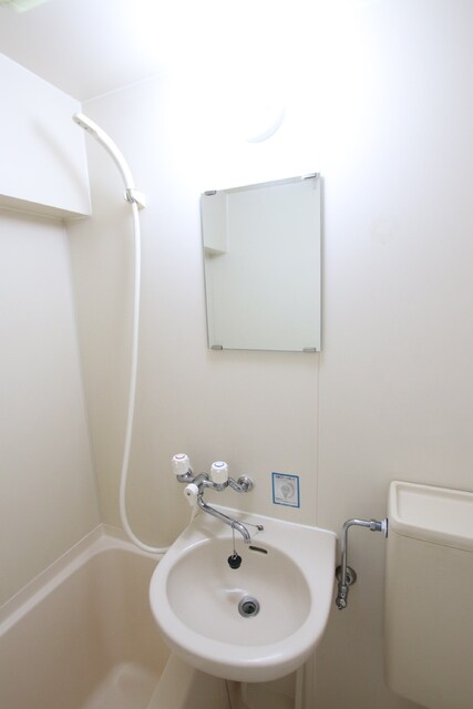 物件内観写真14　(バスルームに洗面ボールがついてます♪)