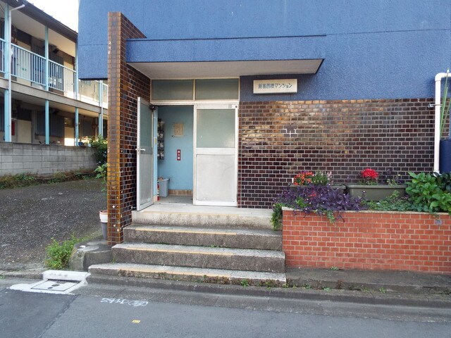 物件外観写真3　(エントランス♪)