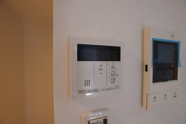 物件内観写真24　(お風呂のスイッチです♪)