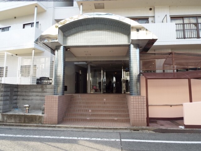 物件外観写真5　(エントランスです。)