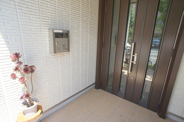 物件外観写真3　(エントランス♪)