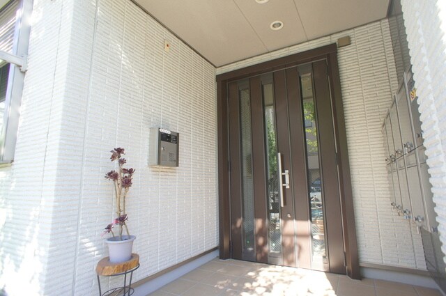 物件外観写真5　(オートロック)