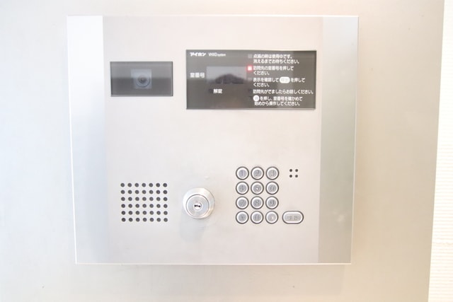 物件外観写真3　(オートロック♪)