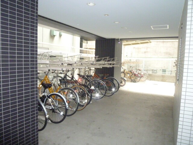物件外観写真7　(★屋根付駐輪場★（空き状況・使用料等詳細はご確認下さい）)