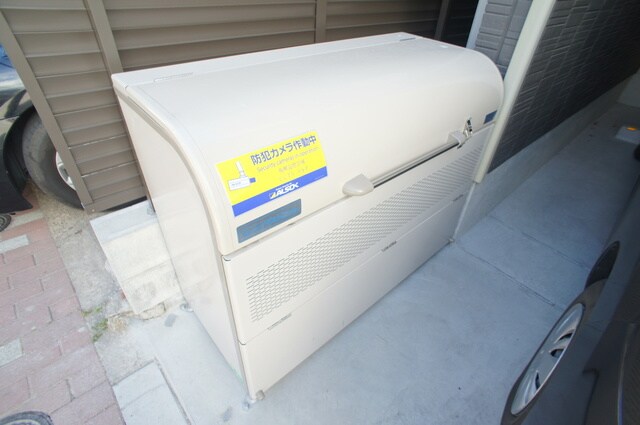 物件外観写真7　(敷地内にゴミストッカーあります。)