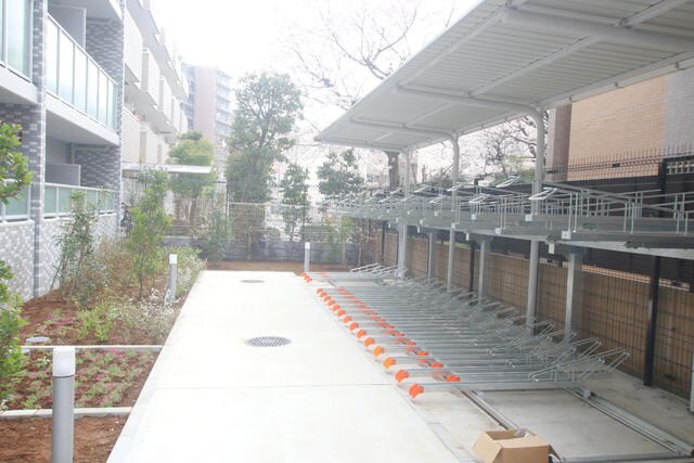 物件外観写真7　(★屋根付駐輪場★（空き状況・使用料等詳細はご確認下さい）)