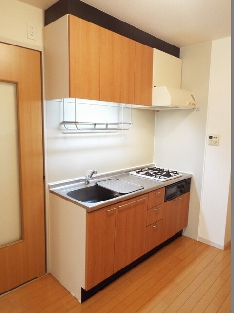 物件内観写真9　(別室参考写真　キッチンはシステムキッチンです♪)