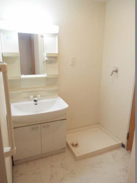 物件内観写真13　(別室参考写真　便利な独立洗面台です♪)