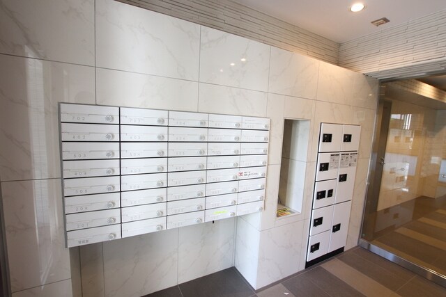 物件外観写真4　(宅配ボックスあります。)