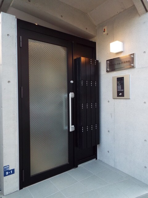 物件外観写真5　(エントランス♪)