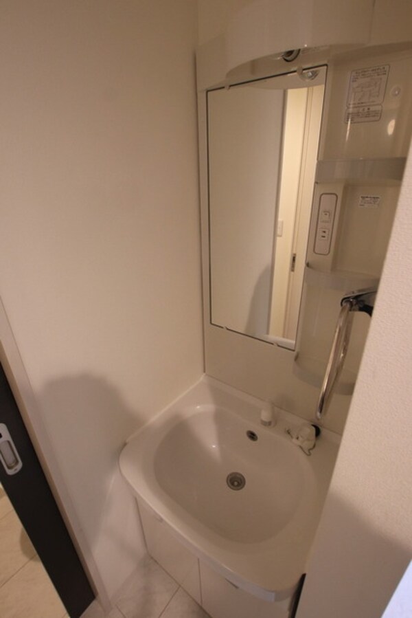洗面所(身支度に欠かせない洗面台♪)