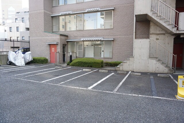物件外観写真3　(★敷地内駐車場★（空き状況・使用料等詳細はご確認下さい）)