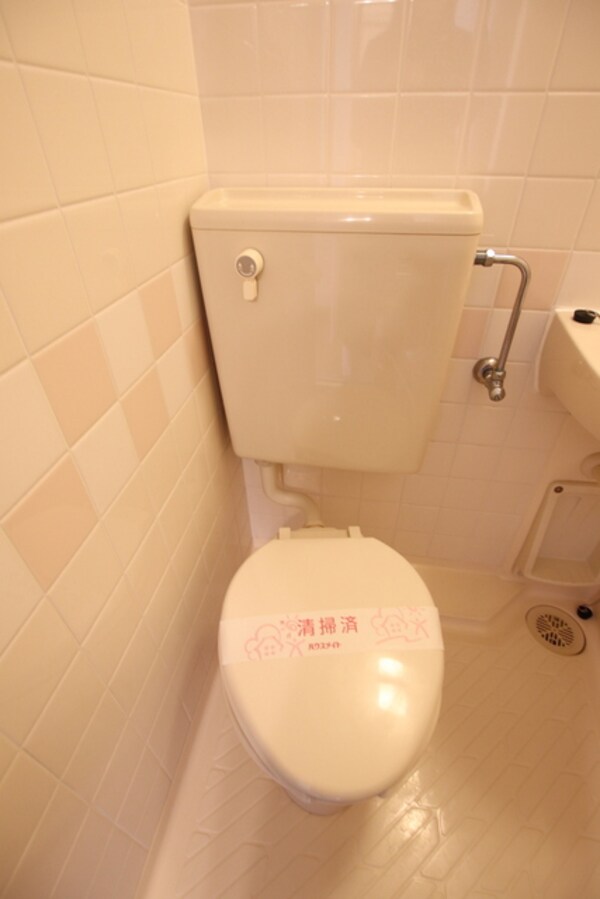 トイレ(バストイレ同室です♪)