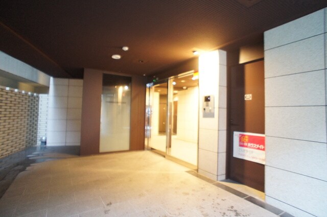 物件外観写真3　(正面入り口です♪)