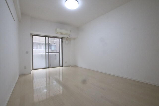 物件内観写真8　(★広々とした居室★)