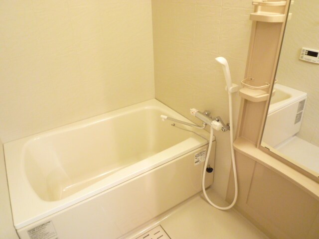 バス／シャワールーム等(※別室参考写真。追い焚き付きのお風呂♪)