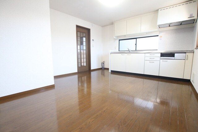 物件内観写真6　(照明は設備ではありません。)