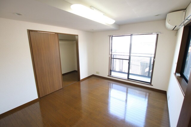 物件内観写真8　(照明は設備ではありません。)