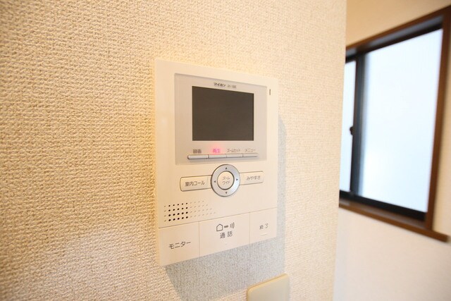 物件内観写真12　(来訪者が確認できるモニターホン♪)