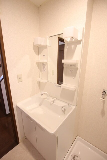 物件内観写真14　(身支度に欠かせない洗面化粧台♪)