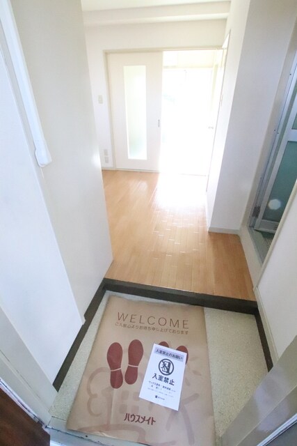 物件内観写真6　(玄関)