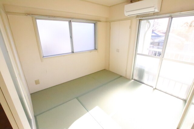 物件内観写真12　(4.5帖和室です♪エアコン付き♪)