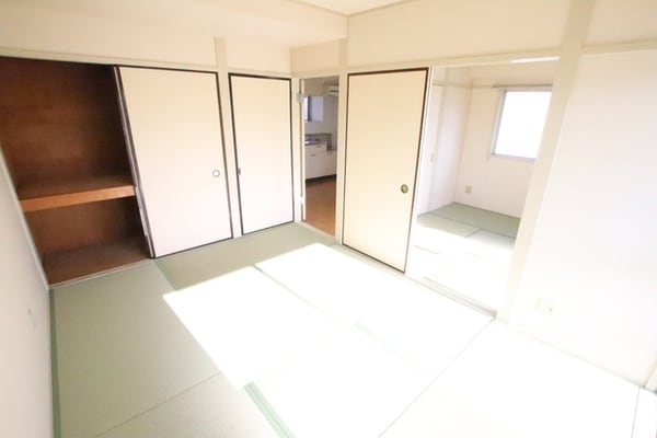 居室(6帖の和室です♪)