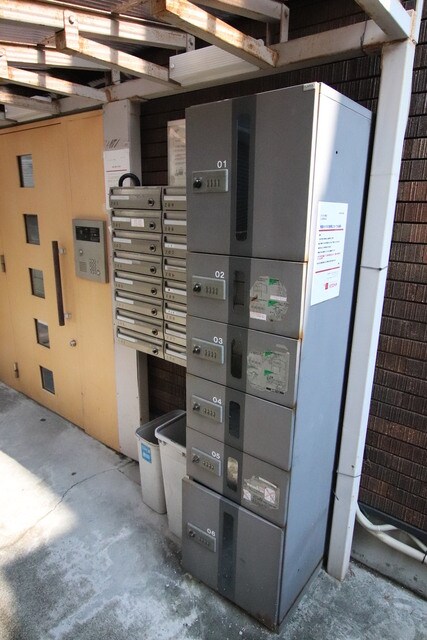 物件外観写真6　(集合ポスト＆宅配ＢＯＸ)