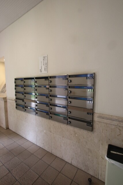 物件外観写真7　(集合ポスト)