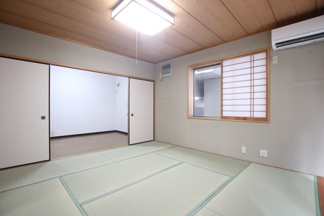 物件内観写真6　(※照明の有無は確認中です)